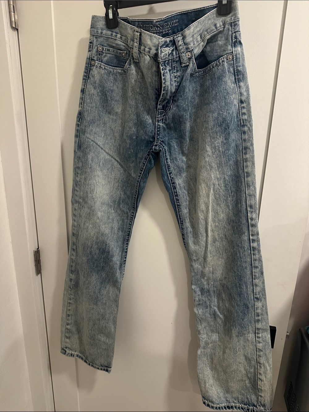 American Eagle Outfitters Men's Washed Blue Straight Jeans
